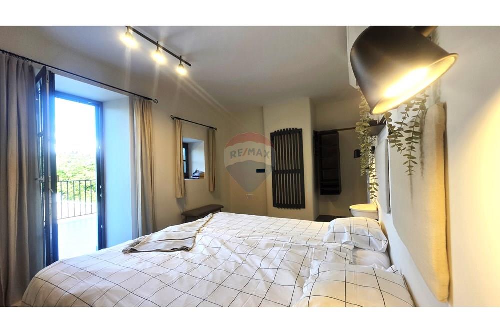 Kuća  - Za prodaju - Buje, Hrvatska - 38.jpg - 300441010-510