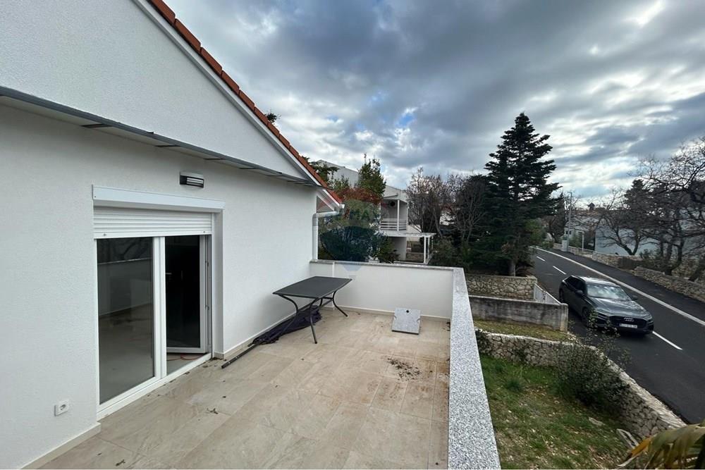 Dvojna kuća - Za prodaju - Novalja, Hrvatska - WhatsApp Image 2026-02-18 at 14.18.56.jpeg - 300411003-3118