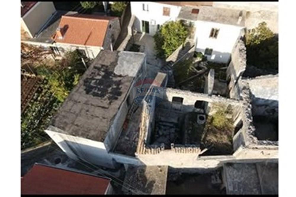 Kuća posebne arhitekture - Za prodaju - Preko, Hrvatska - 417419525_10228395042095612_1709909337146466590_n.jpg - 300501008-4234