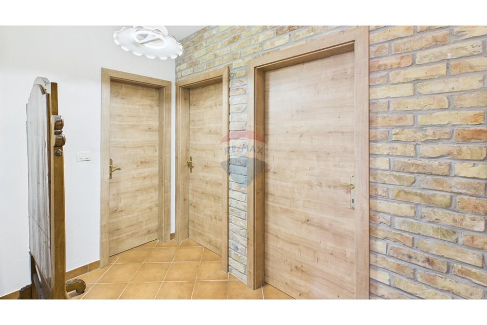 Kuća  - Za prodaju - Buje, Hrvatska - 50.jpg - 300441010-493