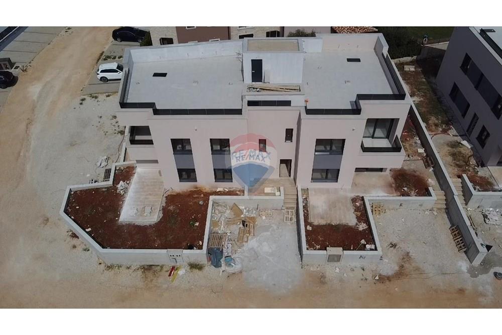 Stan-Apartman - Za prodaju - Poreč, Hrvatska - 1762436198_original_1725351702_248920a3-6c11-44d5-9830-426c489a6f5d.jpg - 300391034-313