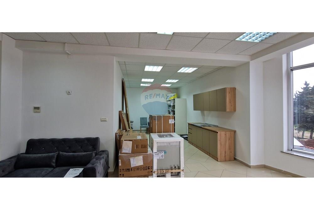 Poslovni prostor - Za prodaju - Pula, Hrvatska - 20250124_143111.jpg - 300261050-310