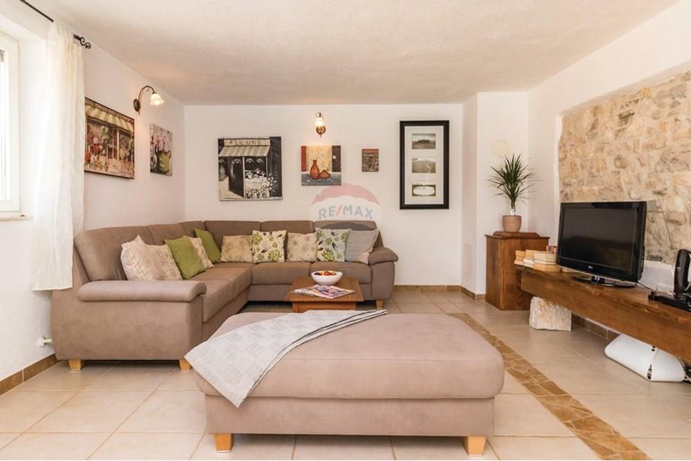 Kuća  - Za prodaju - Barban, Hrvatska - cil691_living_01.jpg - 300291006-763