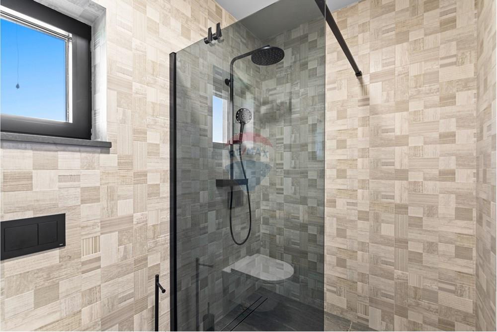 Kuća  - Za prodaju - Marčana, Hrvatska - 810_7984.jpg - 300571006-296