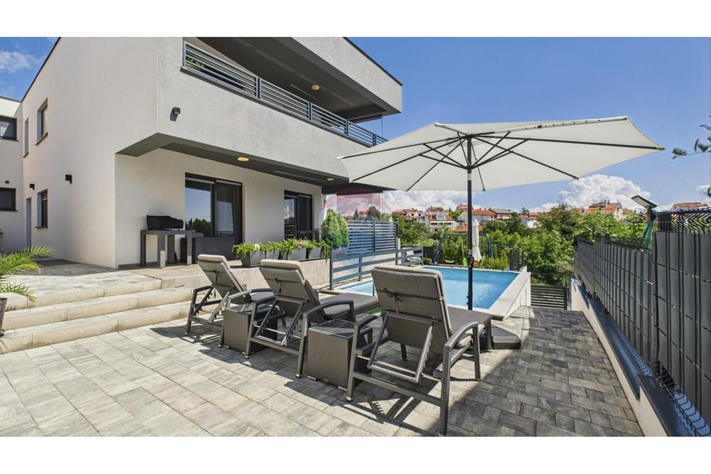 Kuća  - Za prodaju - Medulin, Hrvatska - 1758702311_img_20250923_124414.jpg - 300041053-7390