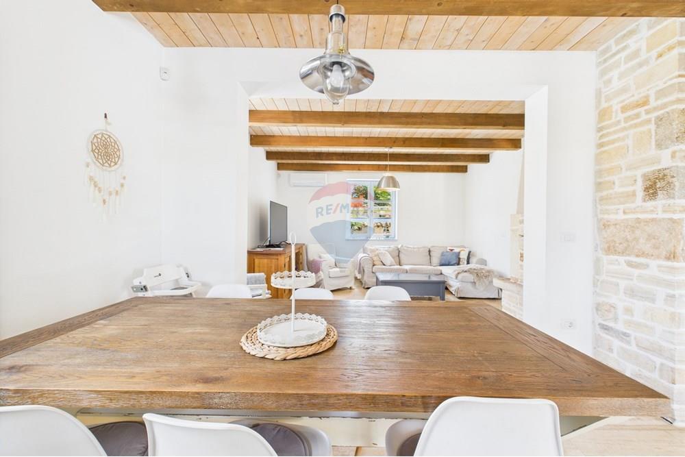 Kuća  - Za prodaju - Svetvinčenat, Hrvatska - CAM04300G0-PR0062-STILL004.jpg - 300041074-618