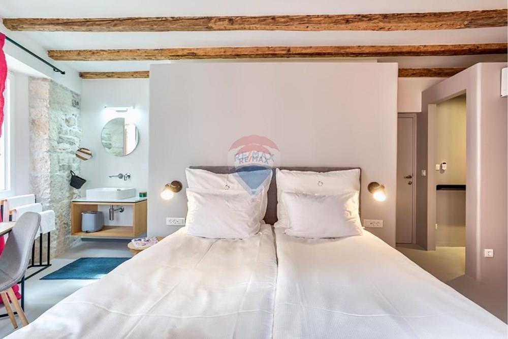 Stan-Apartman - Za prodaju - Rovinj, Hrvatska - 1772614607_210687921.jpg - 300571007-427