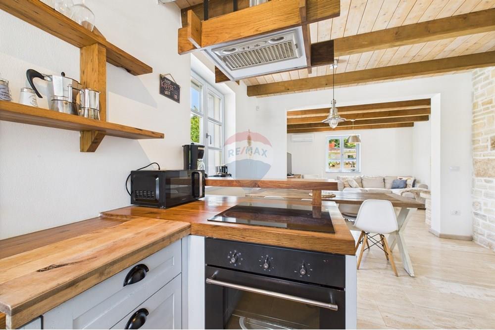 Kuća  - Za prodaju - Svetvinčenat, Hrvatska - CAM04300G0-PR0062-STILL010.jpg - 300041074-618