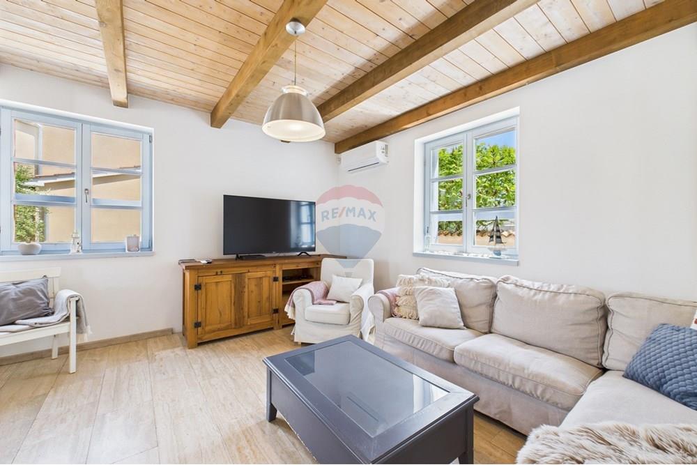 Kuća  - Za prodaju - Svetvinčenat, Hrvatska - CAM04300G0-PR0062-STILL008.jpg - 300041074-618