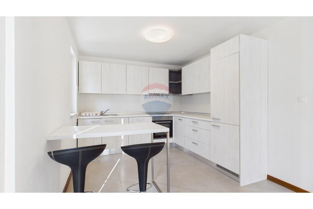 Kuća  - Za prodaju - Buje, Hrvatska - CAM04300G0-PR0135-STILL010.jpg - 300441010-536