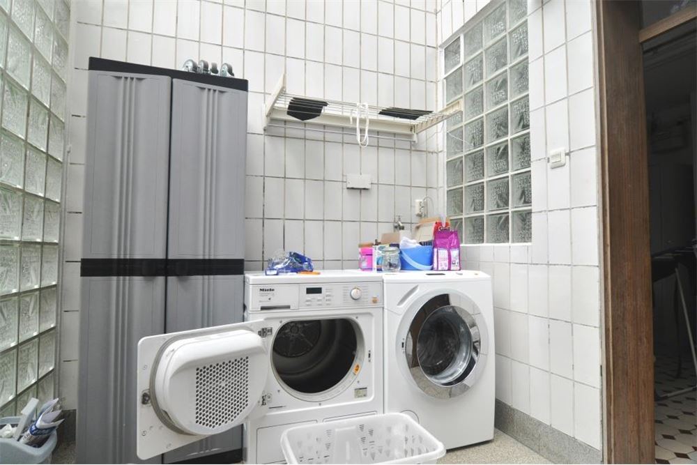 Comercial - Lojas - Bad Soden - Germany - 6 - 320891002-139