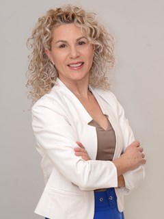 Мая Стоянова Maya Stoyanova - Агент на недвижими имоти в RE/MAX Dynamic