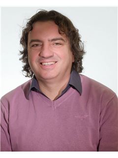 Чавдар Чернев Chavdar Chernev - RE/MAX Capital