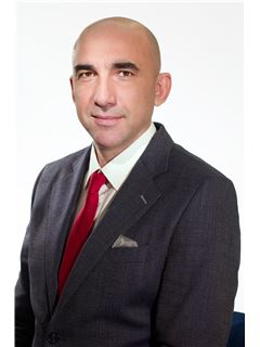 Брокер/Собственик - Георги Христулев Georgi Hristulev - RE/MAX Capital