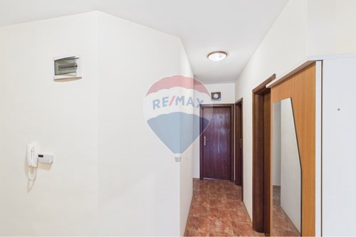 За продажба-Апартамент-Център, гр. Шумен, Област Шумен, България-360441004-156