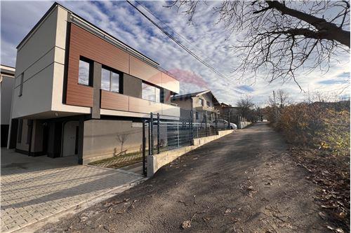 За продажба-Градска къща-м-т Детски град, гр. София, 1000 Област София град, България-360241005-179