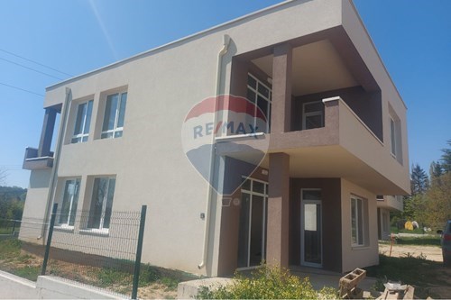 За продажба-Градска къща-м-т Боровец-юг, гр. Варна, Област Варна, България-360391034-39