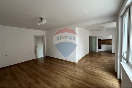 За продажба-Апартамент-Център, гр. Шумен, Област Шумен, България-360441004-141