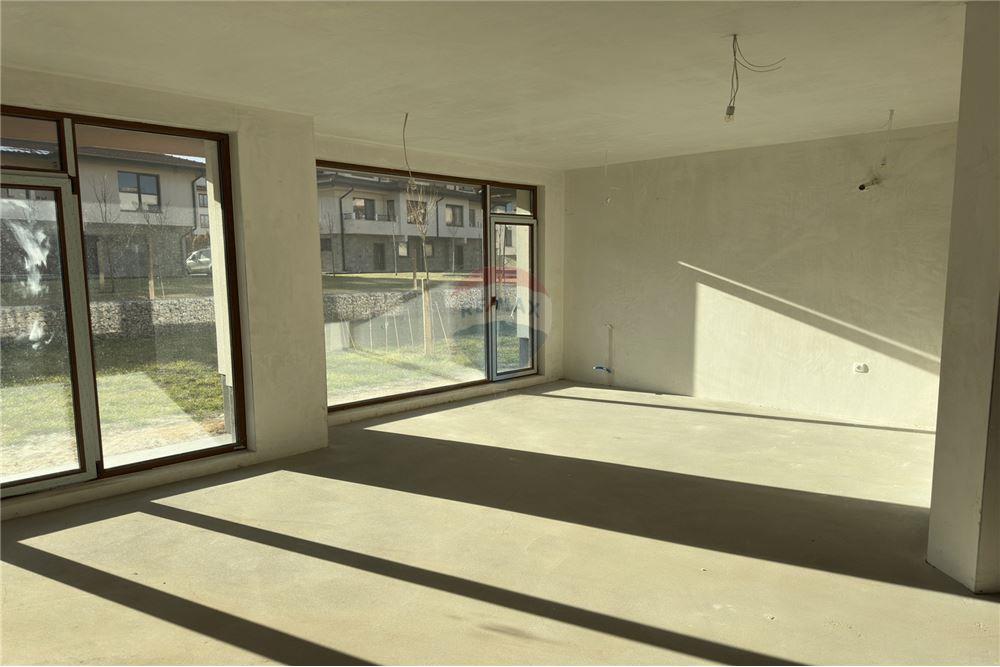 Градска къща - За продажба - гр. София, Област София град, България - 46 - 360241007-88