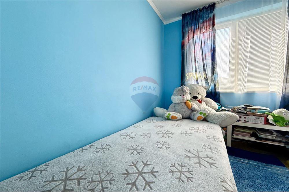 Condo/Apartment - For Sale - гр. Балчик, Област Добрич, Болгария - Втора спалня с баня и тоалетна в едно помещение към нея - Bedroom - 360321025-229