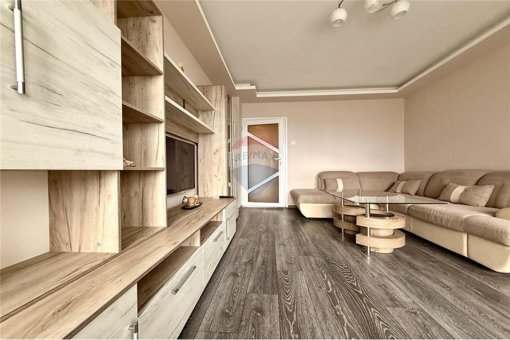 Апартамент - За продажба - гр. Варна, Област Варна, България - Просторна всекидневна с изход към закрита югозападна тераса - Всекидневна - 360321025-274