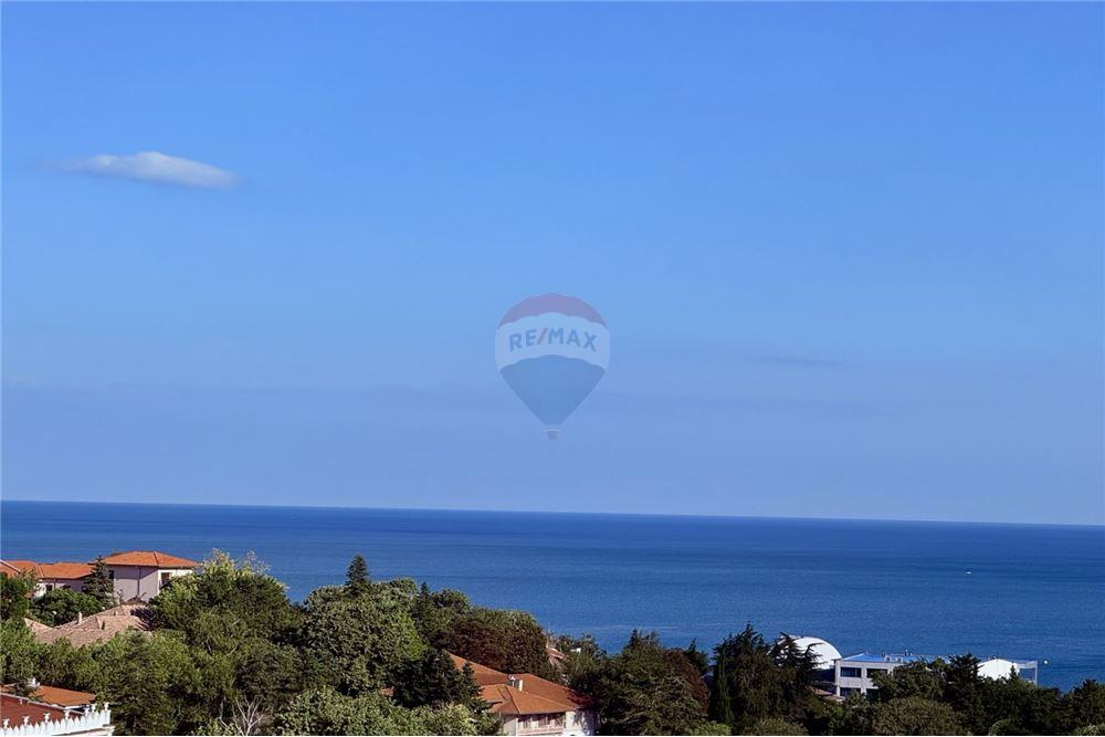 Condo/Apartment - For Sale - гр. Балчик, Област Добрич, Болгария - Голяма открита тераса с гледка съм морето с достъп от всекидневна - Terrace - 360321025-229