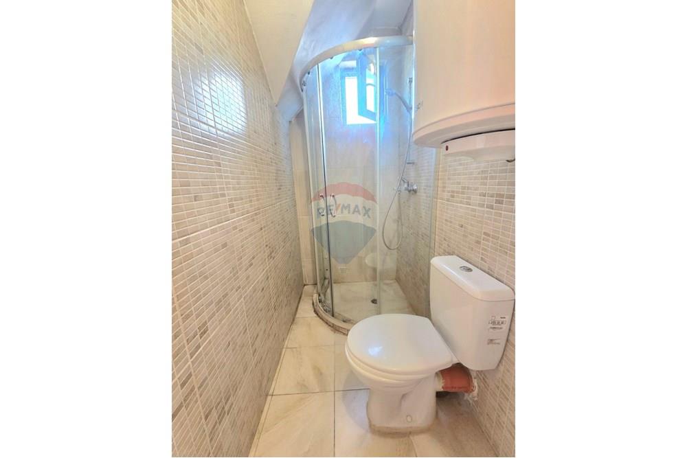 Апартамент - Под наем - гр. Варна, Област Варна, България - viber_image_2025-12-12_09-08-11-405.jpg - Баня - 360511018-24