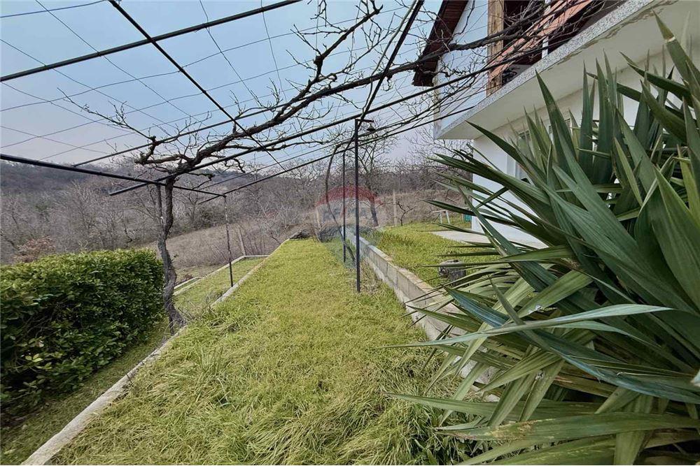 Вила - За продажба - гр. Варна, Област Варна, България - Озеленен, терасиран и аранжиран двор - Двор - 360321025-286