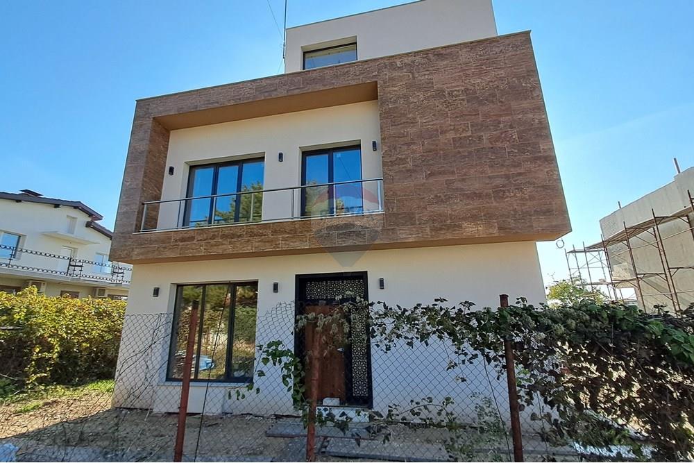 Градска къща - За продажба - гр. Варна, Област Варна, България - 20251023_112058.jpg - 360471005-289