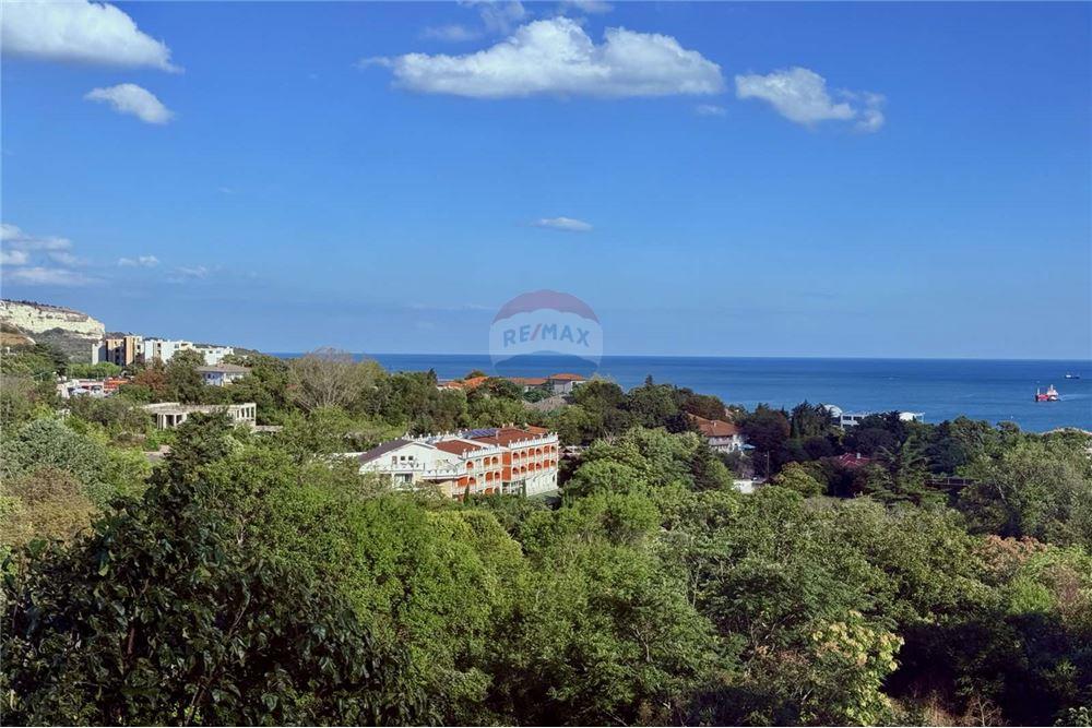Condo/Apartment - For Sale - гр. Балчик, Област Добрич, Болгария - Голяма открита тераса с гледка съм морето с достъп от всекидневна - Terrace - 360321025-229