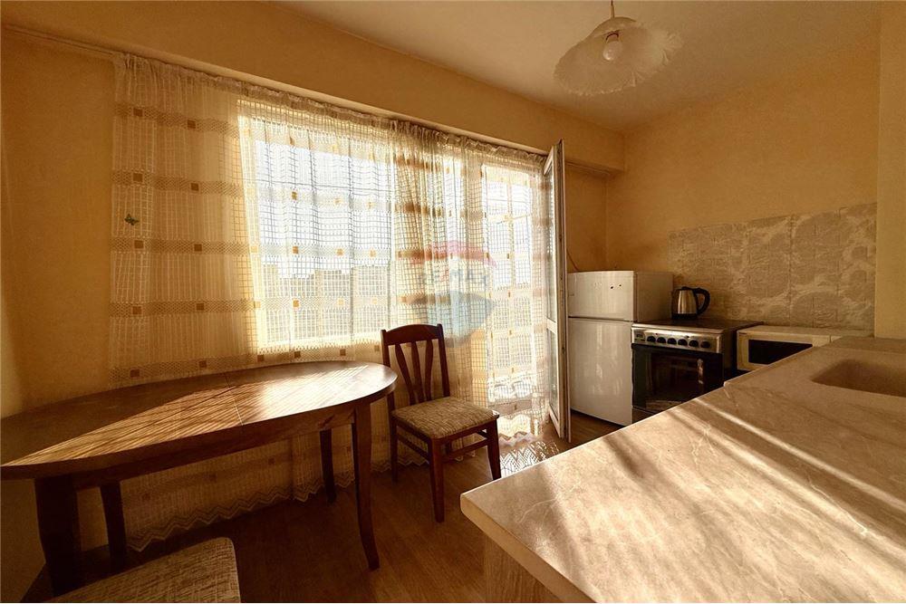 Апартамент - За продажба - гр. Варна, Област Варна, България - Слънчева кухня с изход към открита тераса с частична панорамна гледка - Кухня - 360321025-285