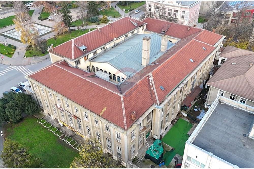 Офис сграда - Под наем - гр. Русе, Област Русе, България - dji_fly_20251204_152434_0729_1765885483592_photo.JPEG - 360451033-113