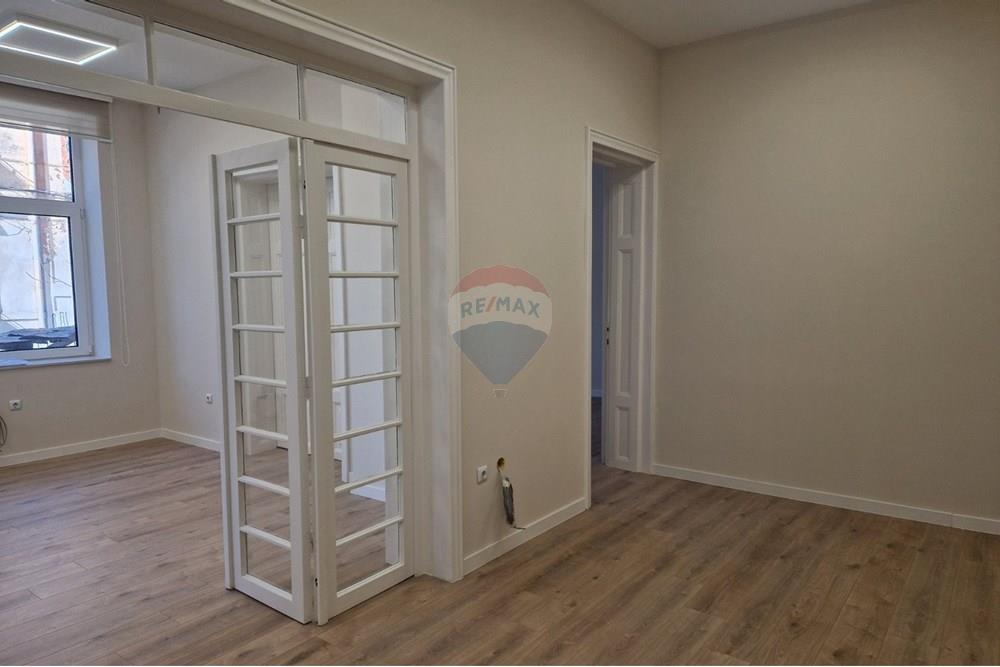 Офис - Под наем - гр. Варна, Област Варна, България - viber_image_2025-03-19_12-06-13-693.jpg - 360531003-39