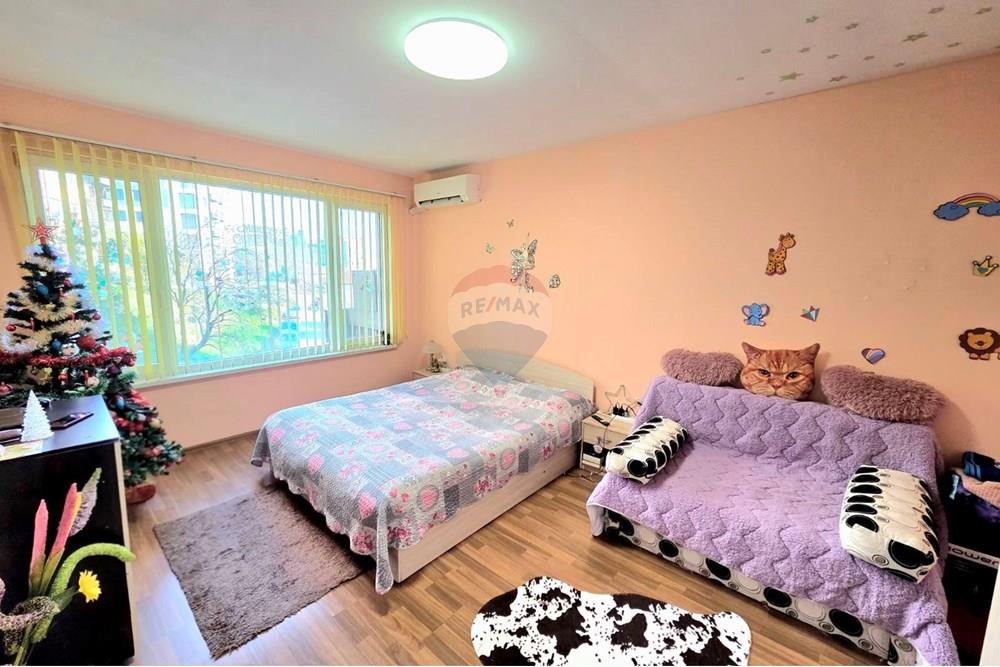 Апартамент - Под наем - гр. Варна, Област Варна, България - viber_image_2025-12-23_22-03-54-833.jpg - Родителска спалня - 360511018-26