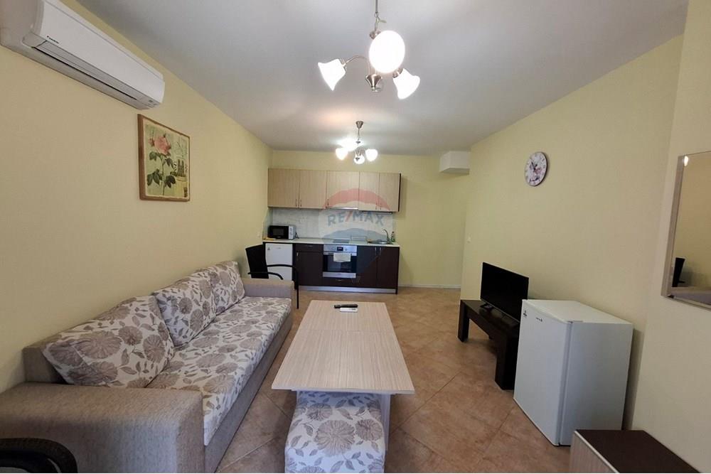 Апартамент - Под наем - к.к. Св. Св. Константин и Елена, Област Варна, България - 1.jpg - 360391035-50