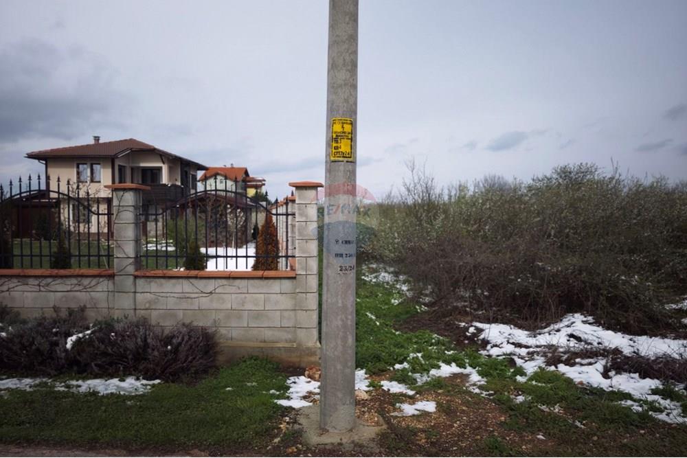 УПИ - За продажба - с. Топола, Област Добрич, България - viber_image_2025-04-07_16-21-48-946.jpg - 360391053-4