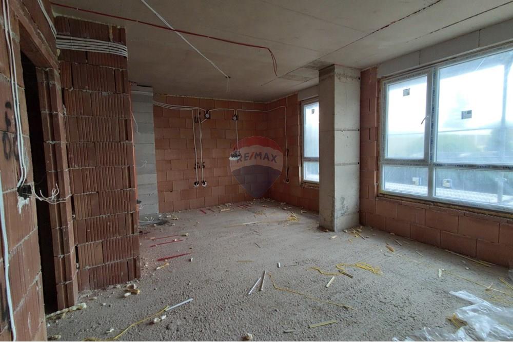 Апартамент - За продажба - гр. Варна, Област Варна, България - viber_изображение_2025-10-28_14-26-50-473.jpg - Всекидневна - 360511015-16