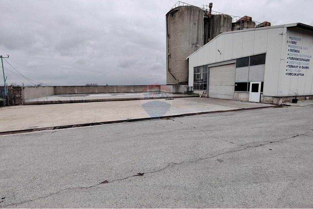 Индустриална сграда - Под наем - гр. Шумен, Област Шумен, България - viber_изображение_2025-12-10_11-30-30-781.jpg - 360441021-4