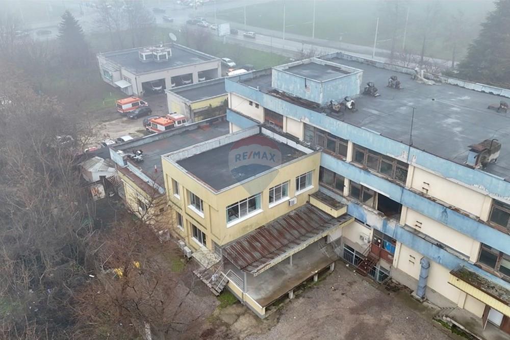 Офис сграда - За продажба - гр. Русе, Област Русе, България - dji_fly_20260105_141632_0774_1767621362159_photo.JPEG - 360451033-121