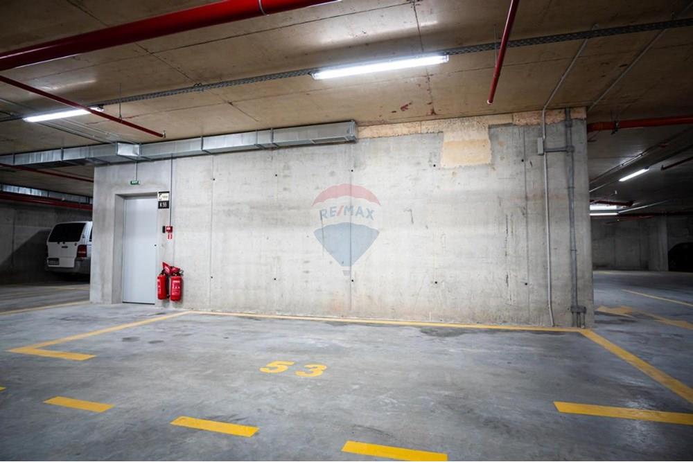 Апартамент - За продажба - гр. Варна, Област Варна, България - 465345757.jpg - Гараж - 360531003-34