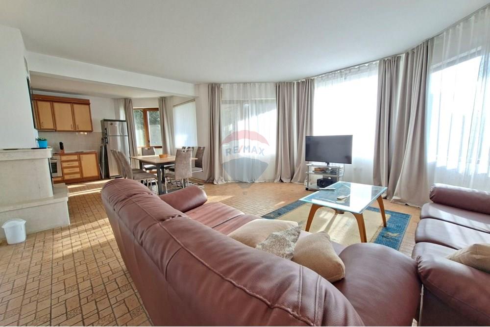 Градска къща - За продажба - гр. Балчик, Област Добрич, България - 08.jpg - Всекидневна/Трапезария - 360321001-522