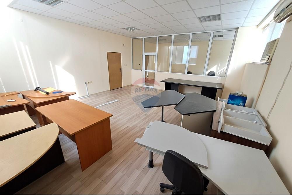 Индустриална сграда - Под наем - гр. Русе, Област Русе, България - 20251021_141308.JPG - 360451036-38