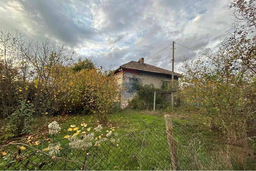 Градска къща - За продажба - гр. Каспичан, Област Шумен, България - viber_изображение_2025-11-10_16-41-38-459.jpg - 360441012-79