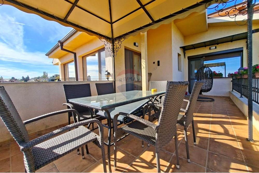 Хотел - За продажба - к.к. Чайка, Област Варна, България - 01.jpg - Тераса - 360321001-516