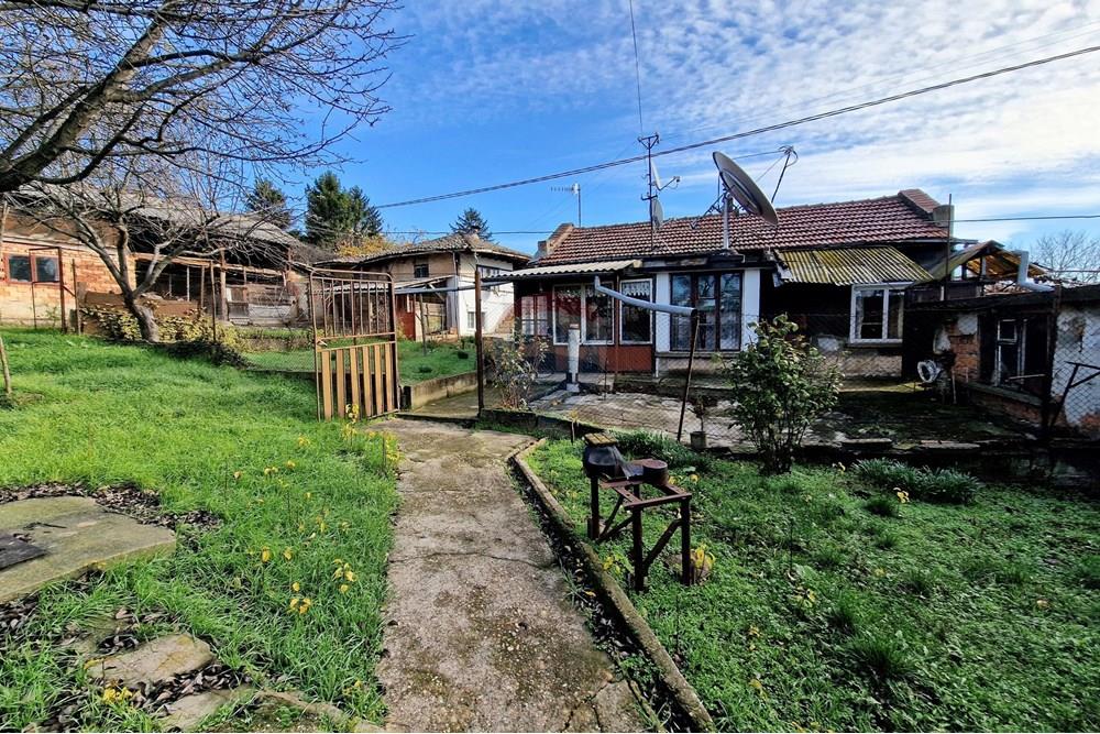 Селска къща - За продажба - с. Щръклево, Област Русе, България - 20251211_102504~2.jpg - 360451038-25