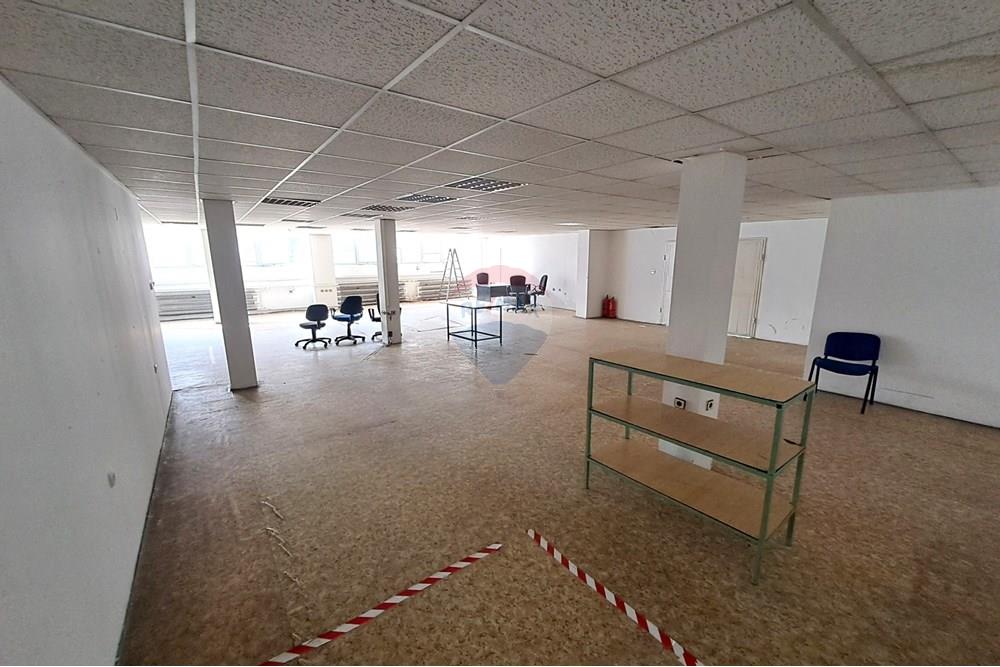 Индустриален имот - Под наем - гр. Русе, Област Русе, България - 20251021_135440.JPG - 360451036-39