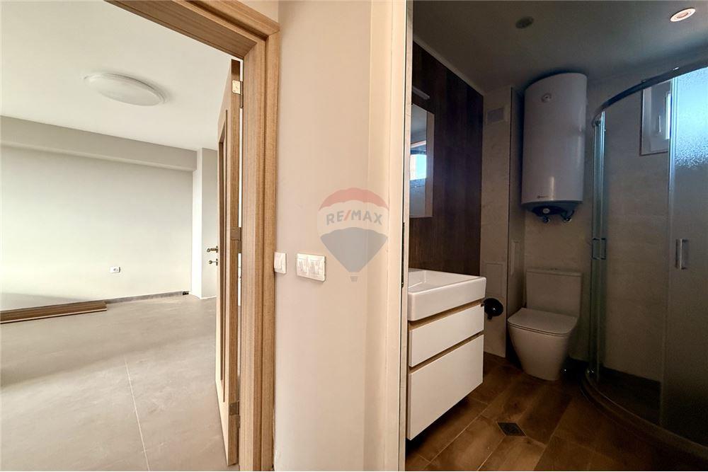 Апартамент - За продажба - гр. Варна, Област Варна, България - Входно антре и функционален коридор - Коридор - 360321025-272