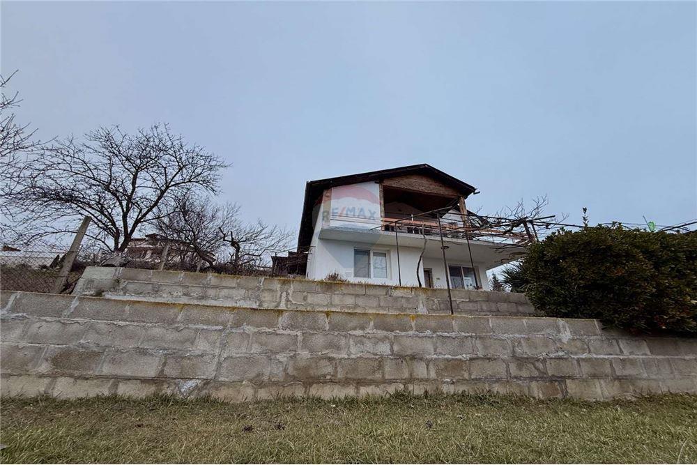 Вила - За продажба - гр. Варна, Област Варна, България - Озеленен, терасиран и аранжиран двор - Двор - 360321025-286