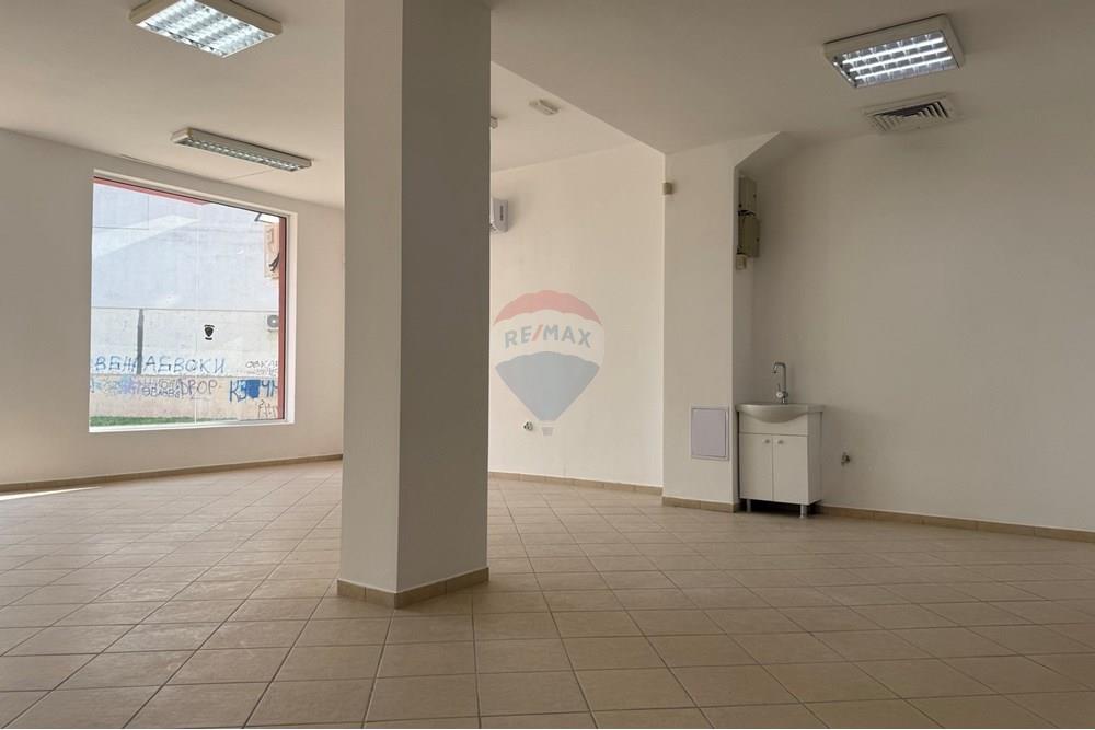 Търговски обект/Магазин - Под наем - гр. Варна, Област Варна, България - 0-02-05-7fb240175f18f6d145e4475047afbe2780938bc4a59a1b47c9f8646526788135_fe152073c033033.jpg - 360481001-675