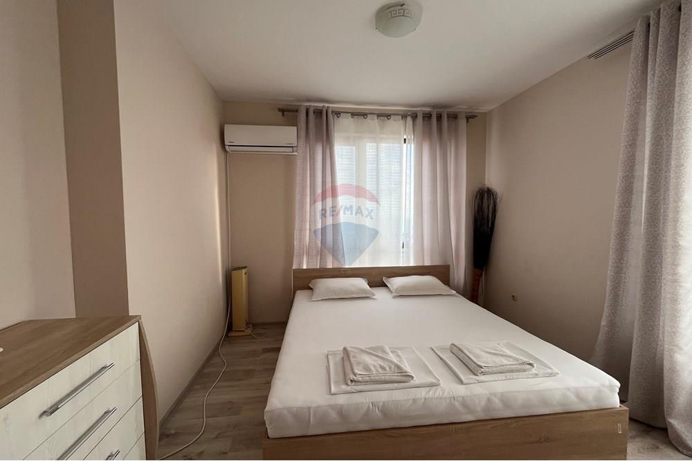 Апартамент - За продажба - к.к. Златни пясъци, Област Варна, България - спалня 1-5.jpg - Родителска спалня - 360321028-141